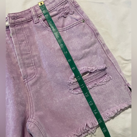 Distressed hi rise jean shorts Jrs button fly 4” inseam - Picture 6 of 9